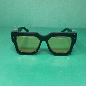 AMIRI | Accessories | Amiri White Aviator Logo Sunglasses  display picture 2